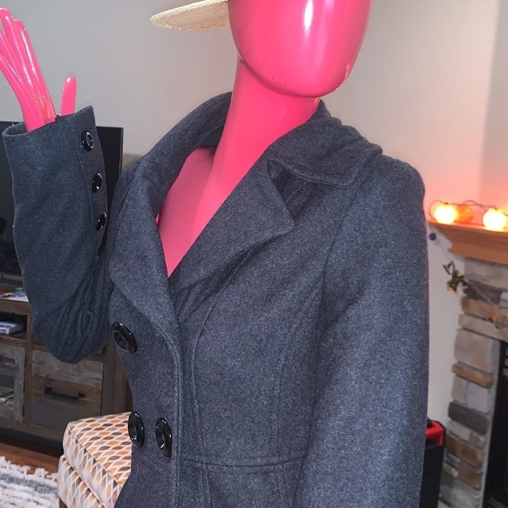 Guess Coat - Picture 9 of 14